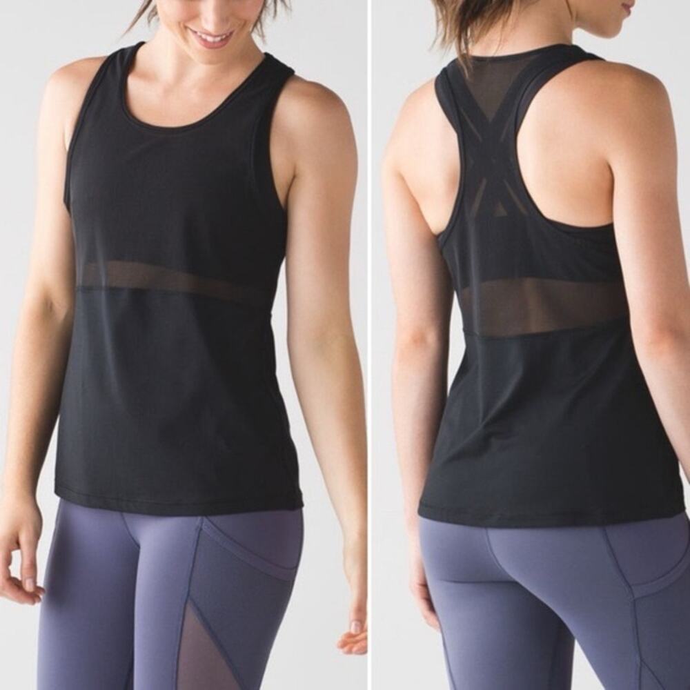 Lululemon Fast As Light, Black Built in Sports Bra Workout Shirt, Size 4, KB455